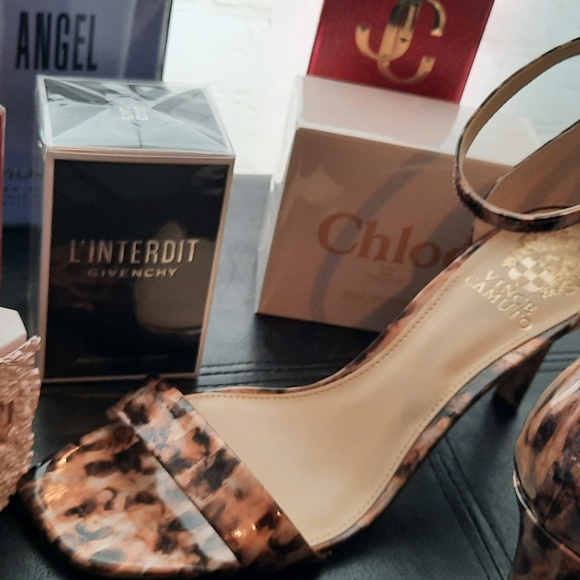 Vince Camuto square toe heels - Picture 8 of 13